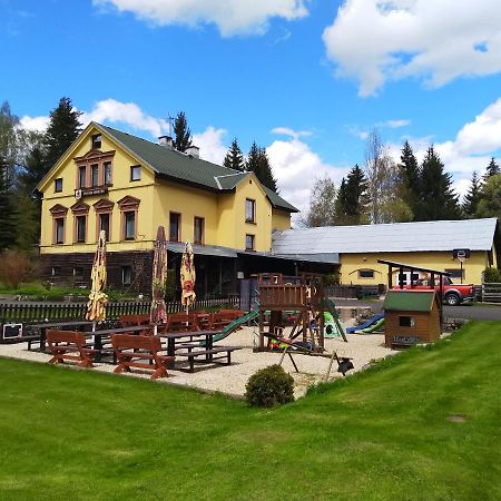 Penzion Karolína Lučany nad Nisou Exterior foto