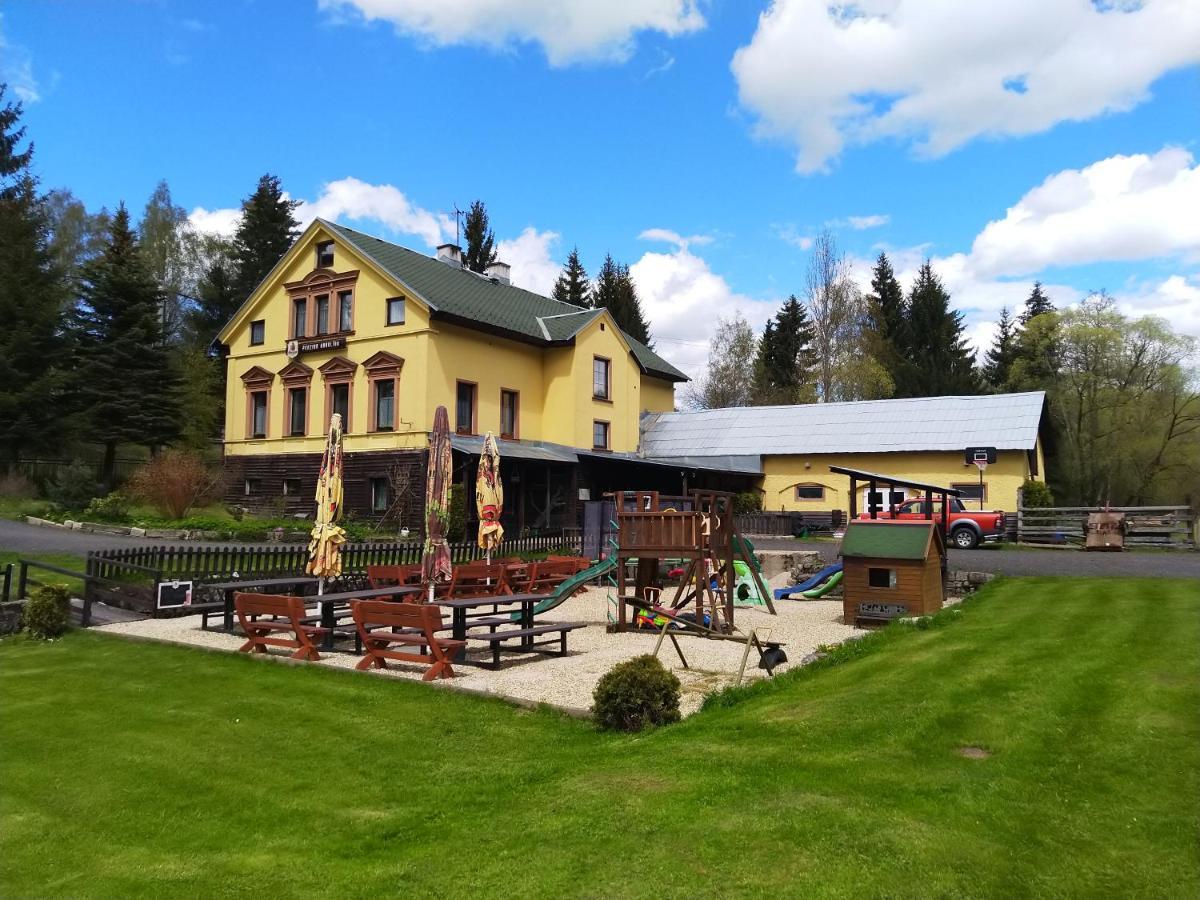 Penzion Karolína Lučany nad Nisou Exterior foto