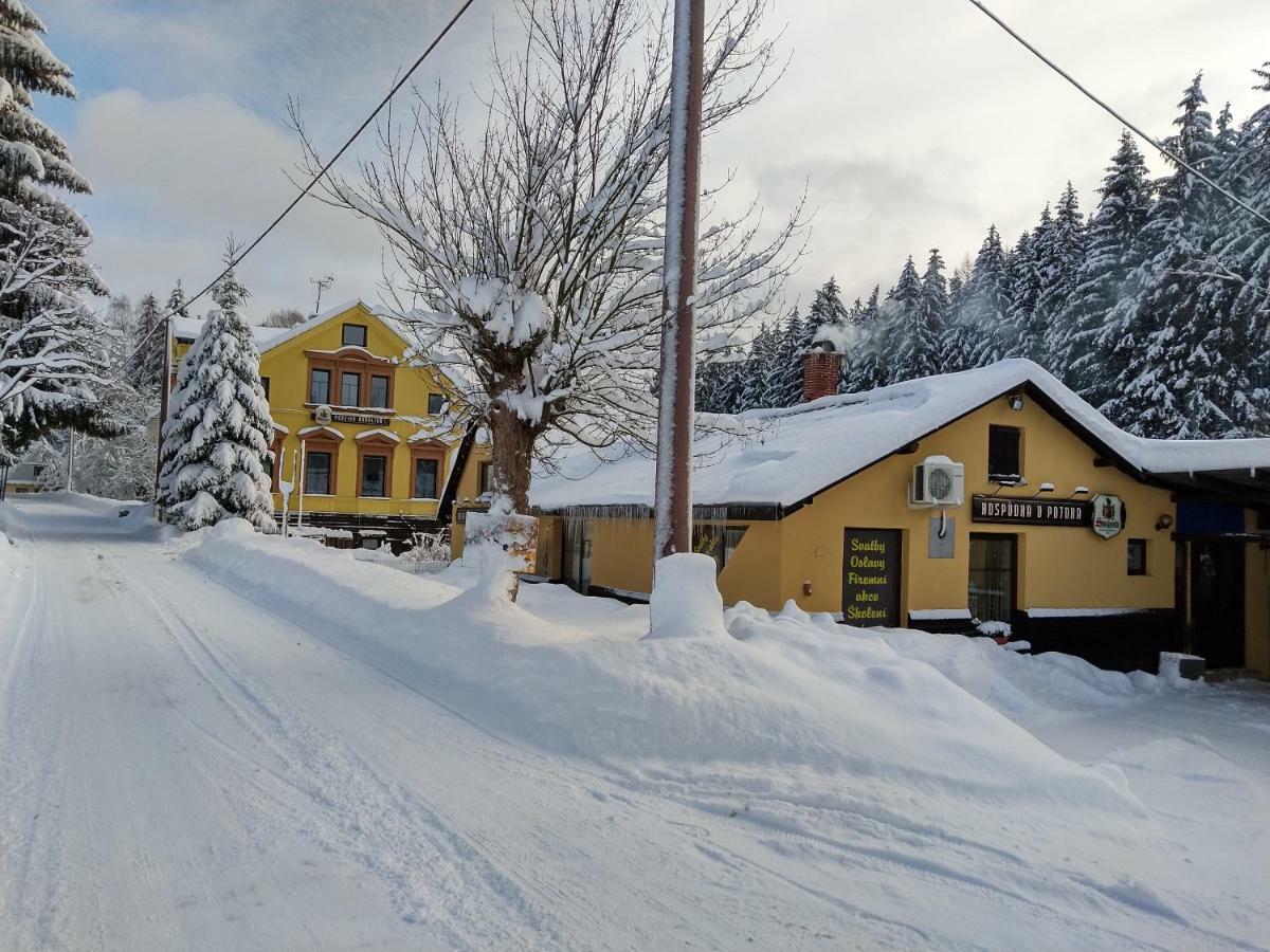 Penzion Karolína Lučany nad Nisou Exterior foto