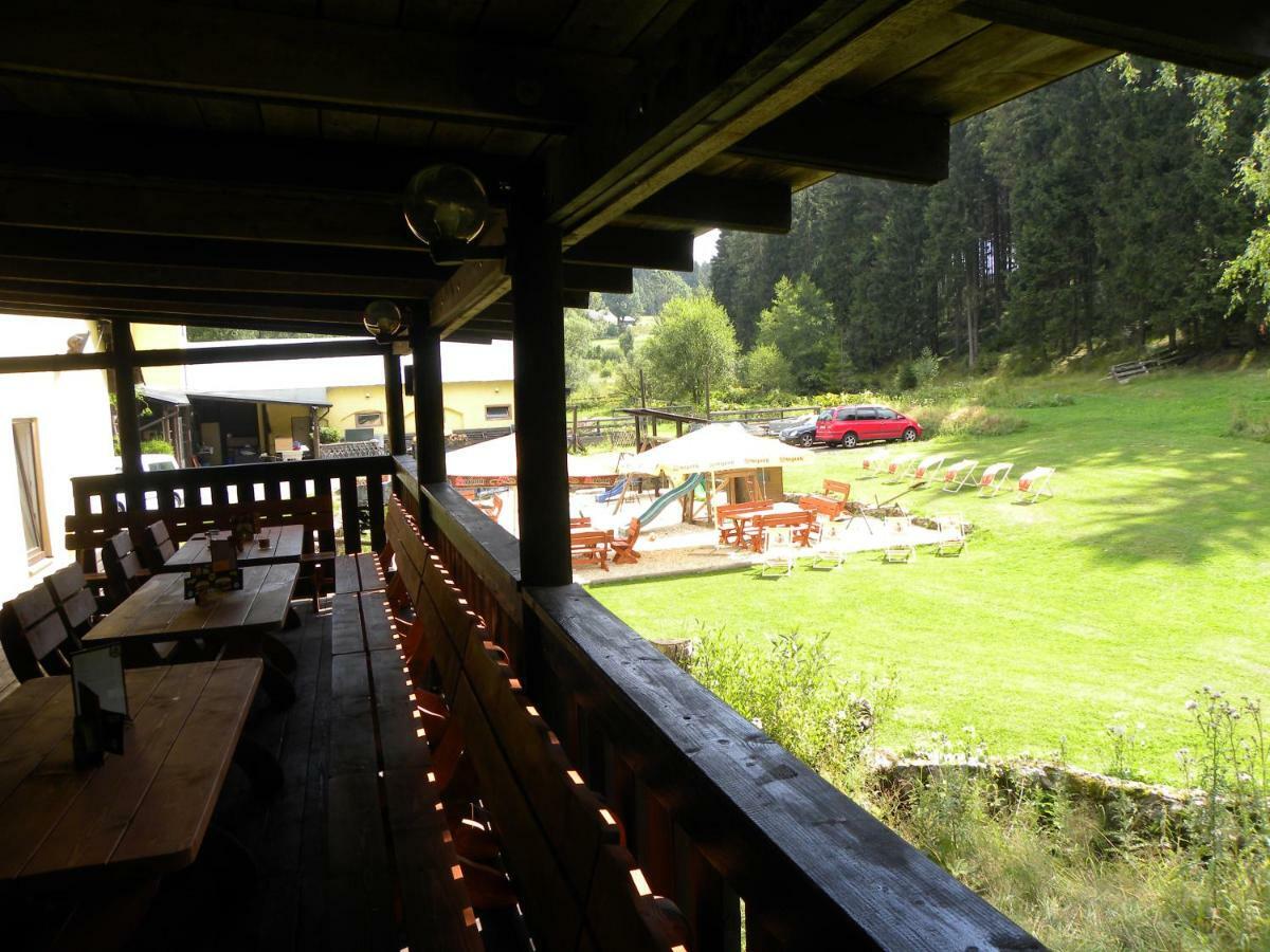 Penzion Karolína Lučany nad Nisou Exterior foto