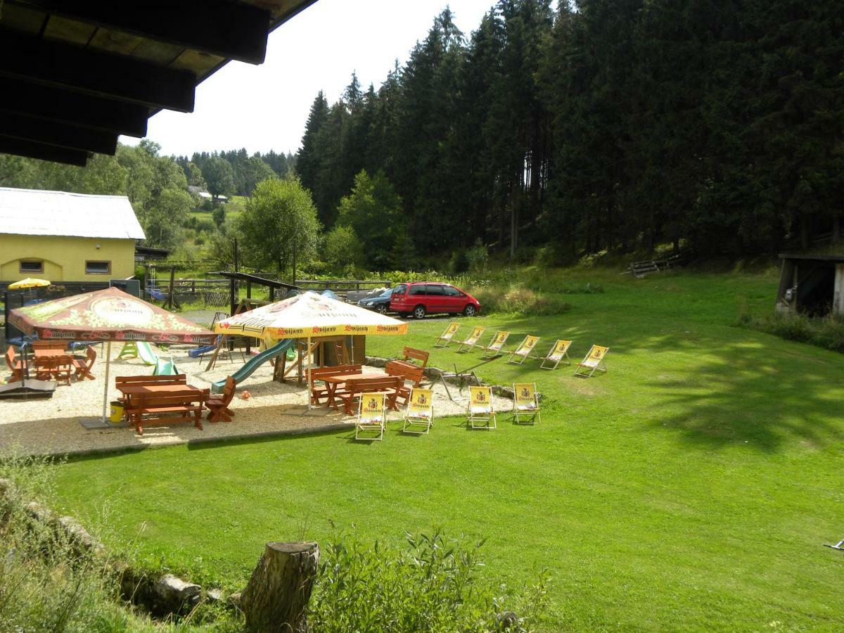 Penzion Karolína Lučany nad Nisou Exterior foto